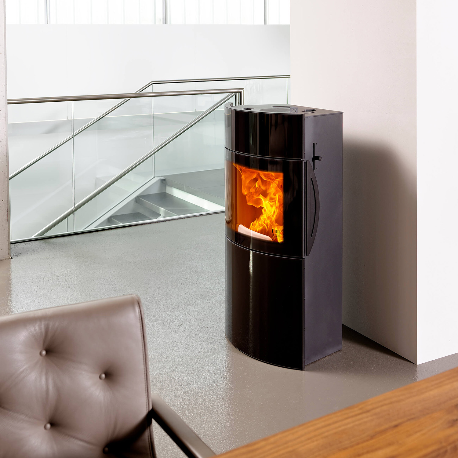 Austroflamm Fynn Xtra 2.0 Poêle à bois Acier / Verre Noir