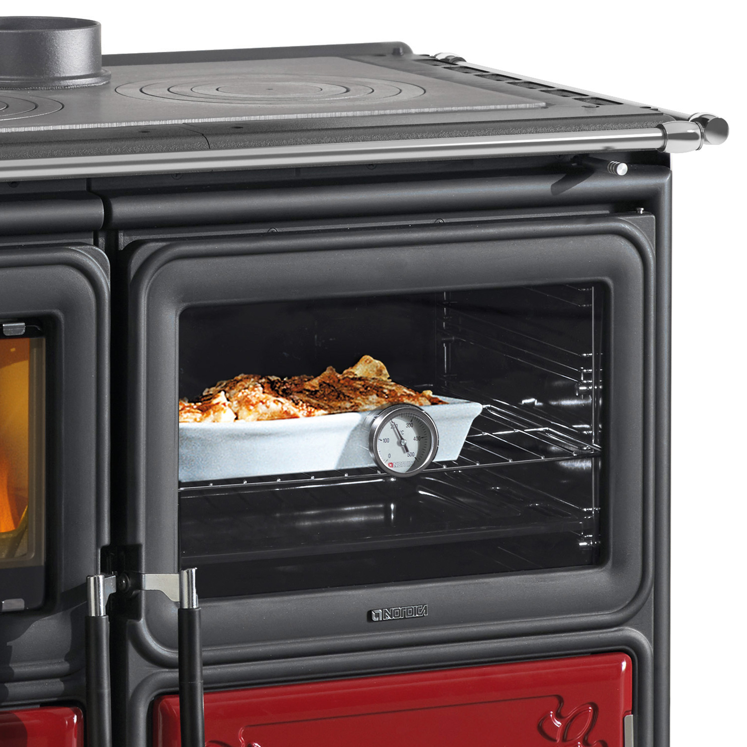 La cuisinière à bois La Nordica Prestige Line Milly en acier bordeaux