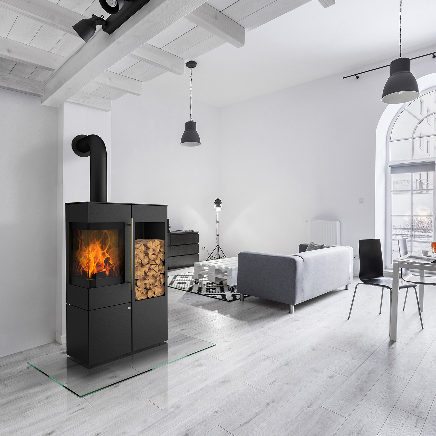 Olsberg Ipala Smart Compact poêle à bois en acier noir, charnière de porte à gauche, porte en acier avec étagère en bois à droite