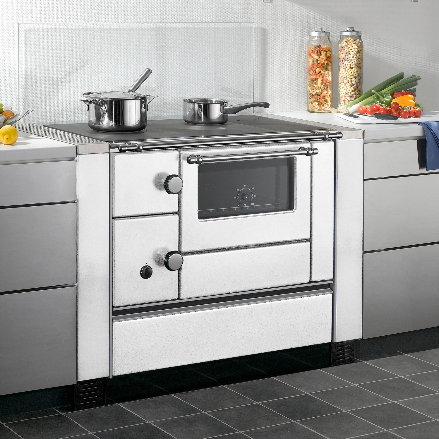 Wamsler K 176 A 90 Cuisinière en acier blanc, compartiment de cuisson à droite.