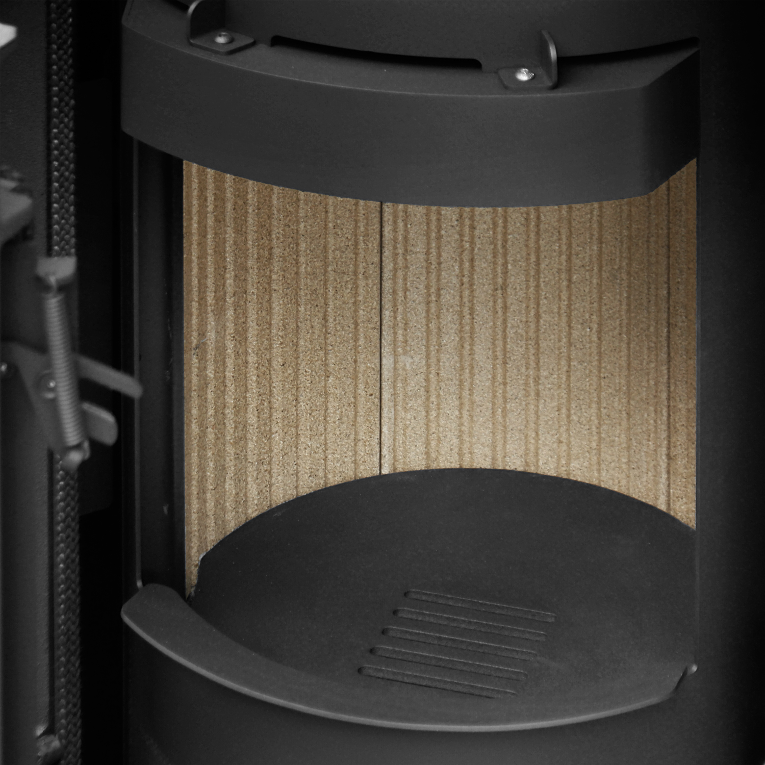 Justus Faro W+ 2.0 Poêle à bois en acier noir avec plaque de recouvrement en stéatite.