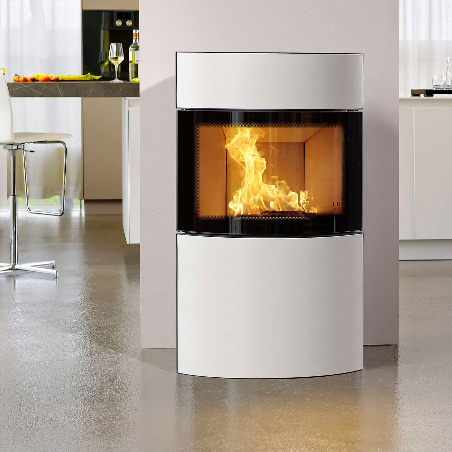 Austroflamm Fynn Xtra 2.0 poêle à bois acier noir/ revêtement céramique blanc fusion 60