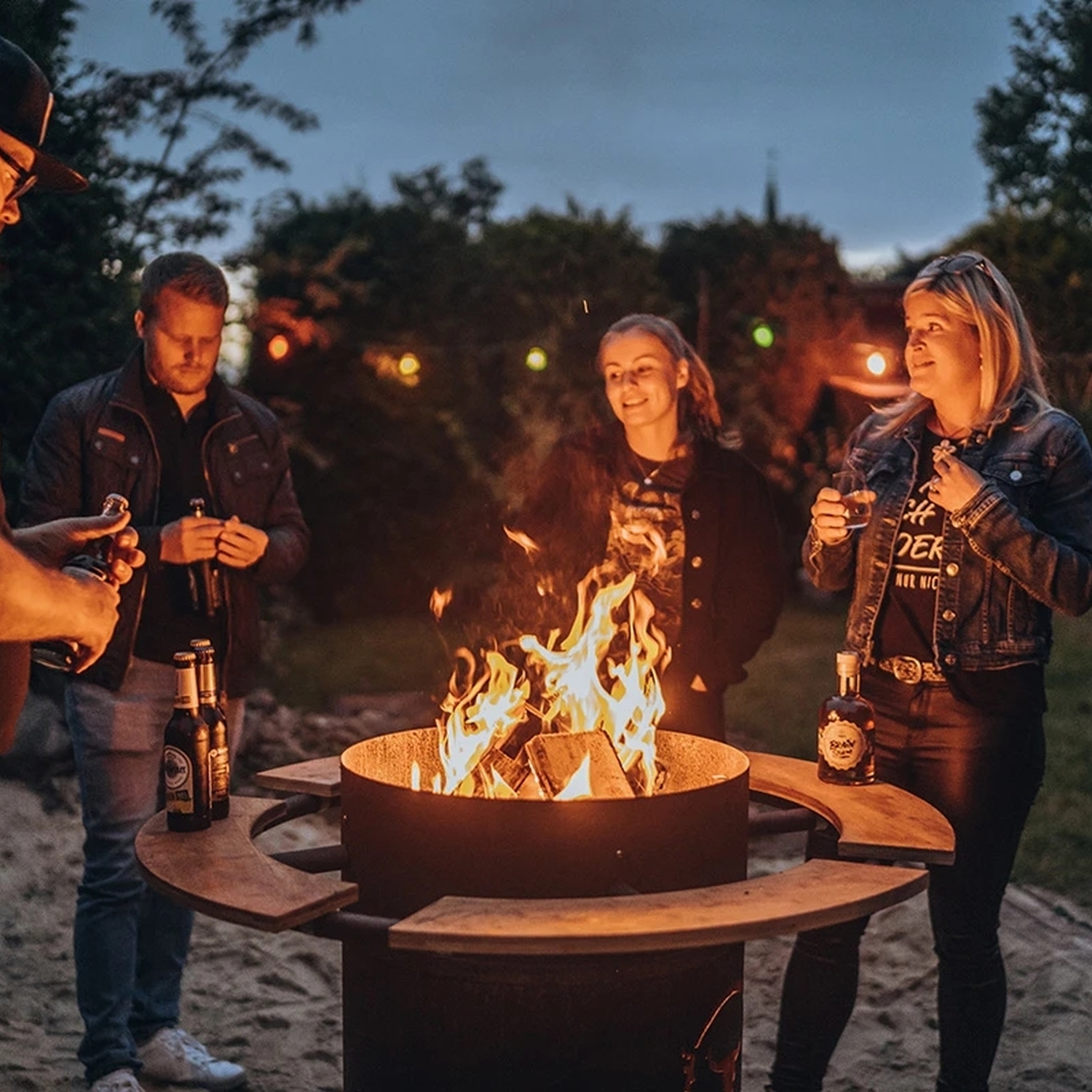 Moesta Bandit FirePlace inclus étagères PaperPlank noir et BBQ-Disk Moesta Bandit FirePlace inclus étagères PaperPlank noir et BBQ-Disk