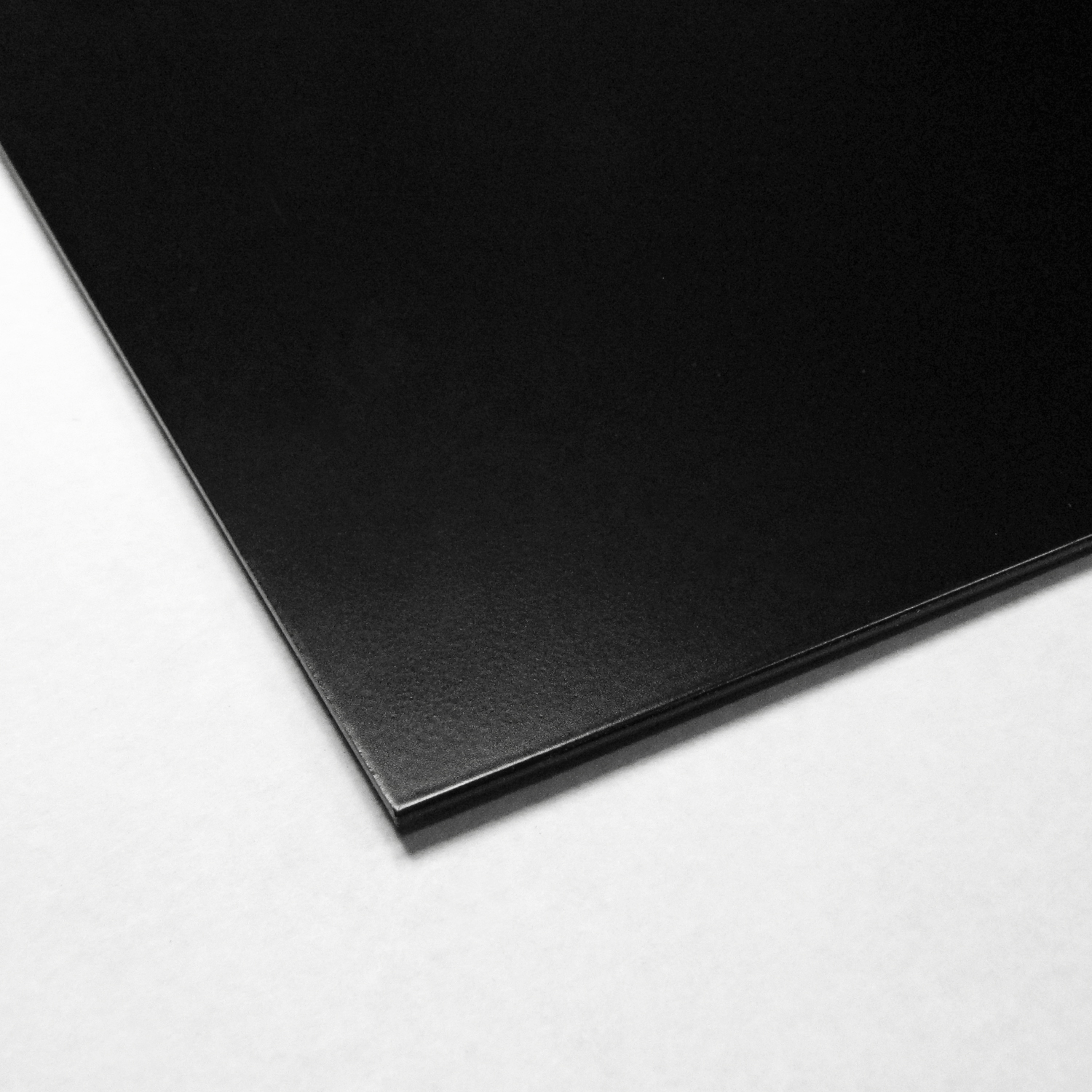 Plaque de sol Raik B3 demi-ronde noire revêtue par poudre 800 x 1000 mm