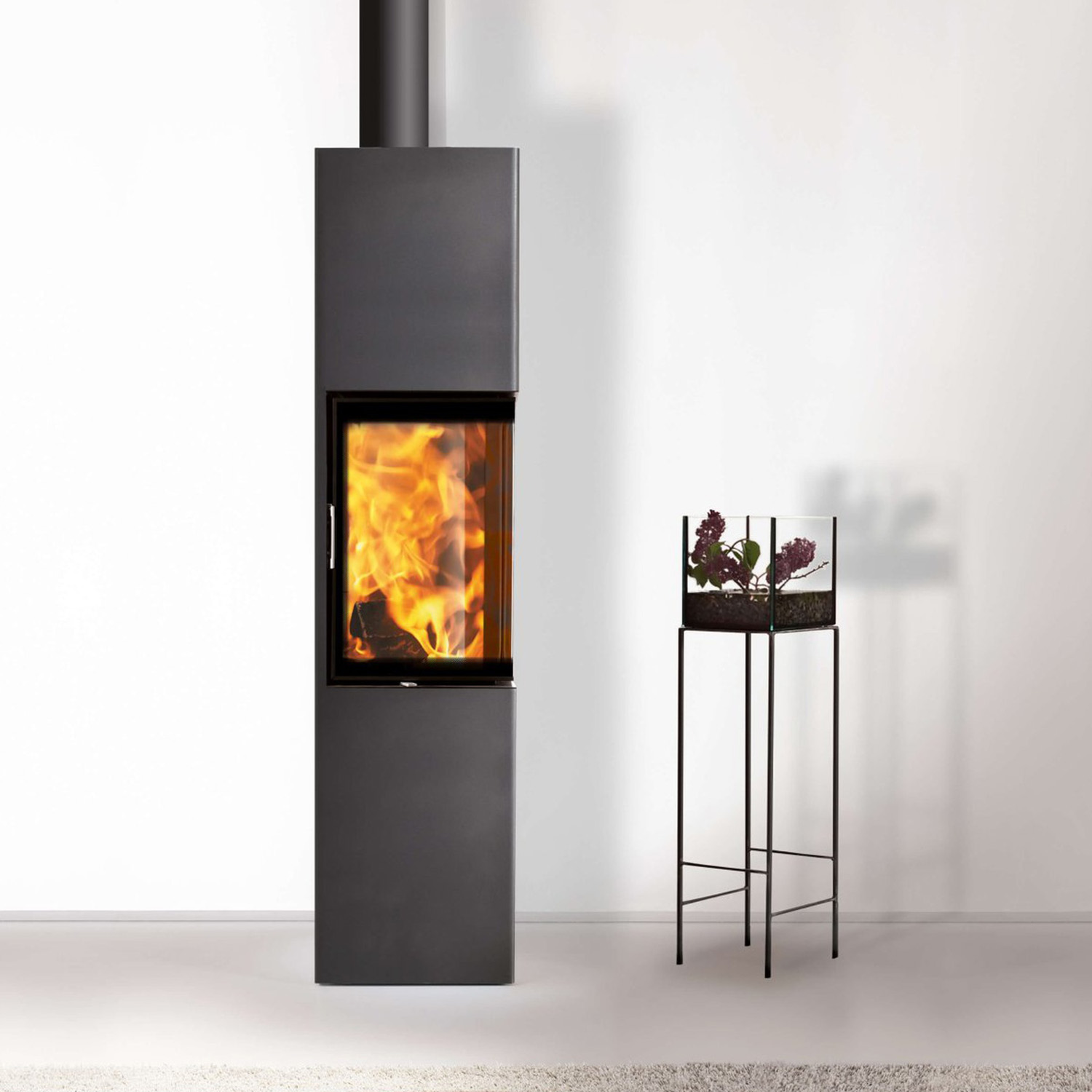 Austroflamm Slim 3.0 poêle à bois acier gris fonte, porte à droite, raccordement tuyaux en haut ou à l'arrière, apport d'air de combustion externe