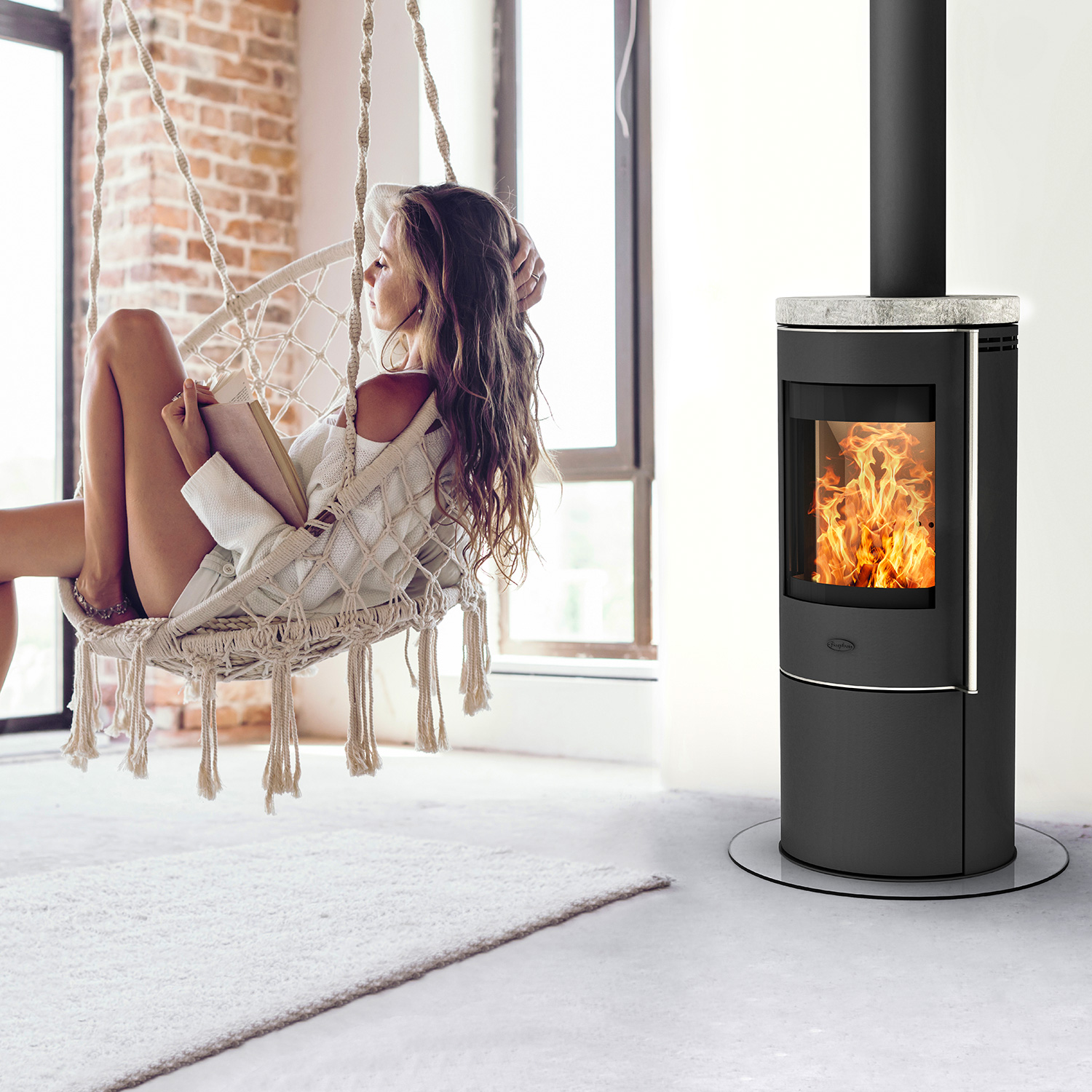 Fireplace Elite Toronto Poêle à bois en acier noir avec plaque de recouvrement en stéatite.