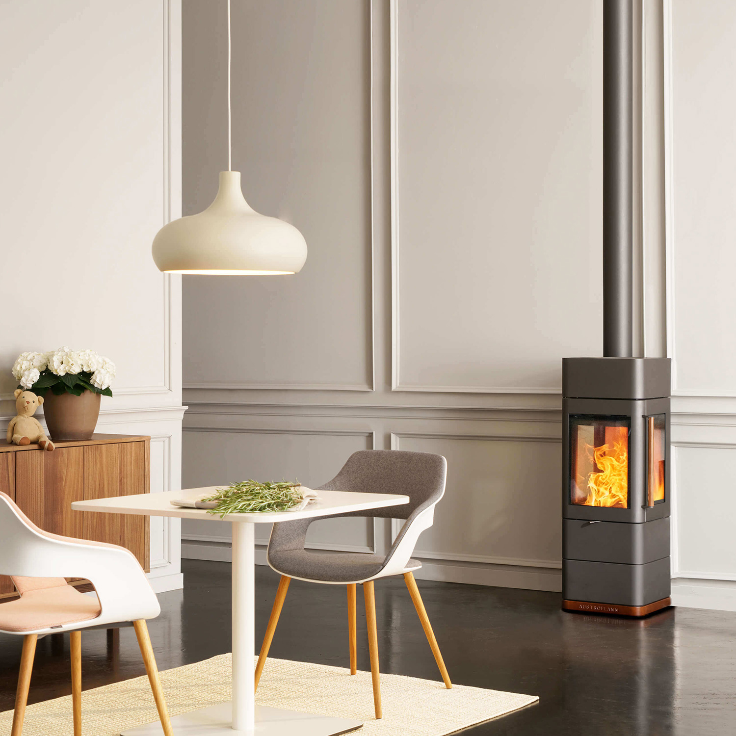 Austroflamm Ivy 2.0 poêle à bois en acier noir + 1 m³ de bois de chauffage gratuit
