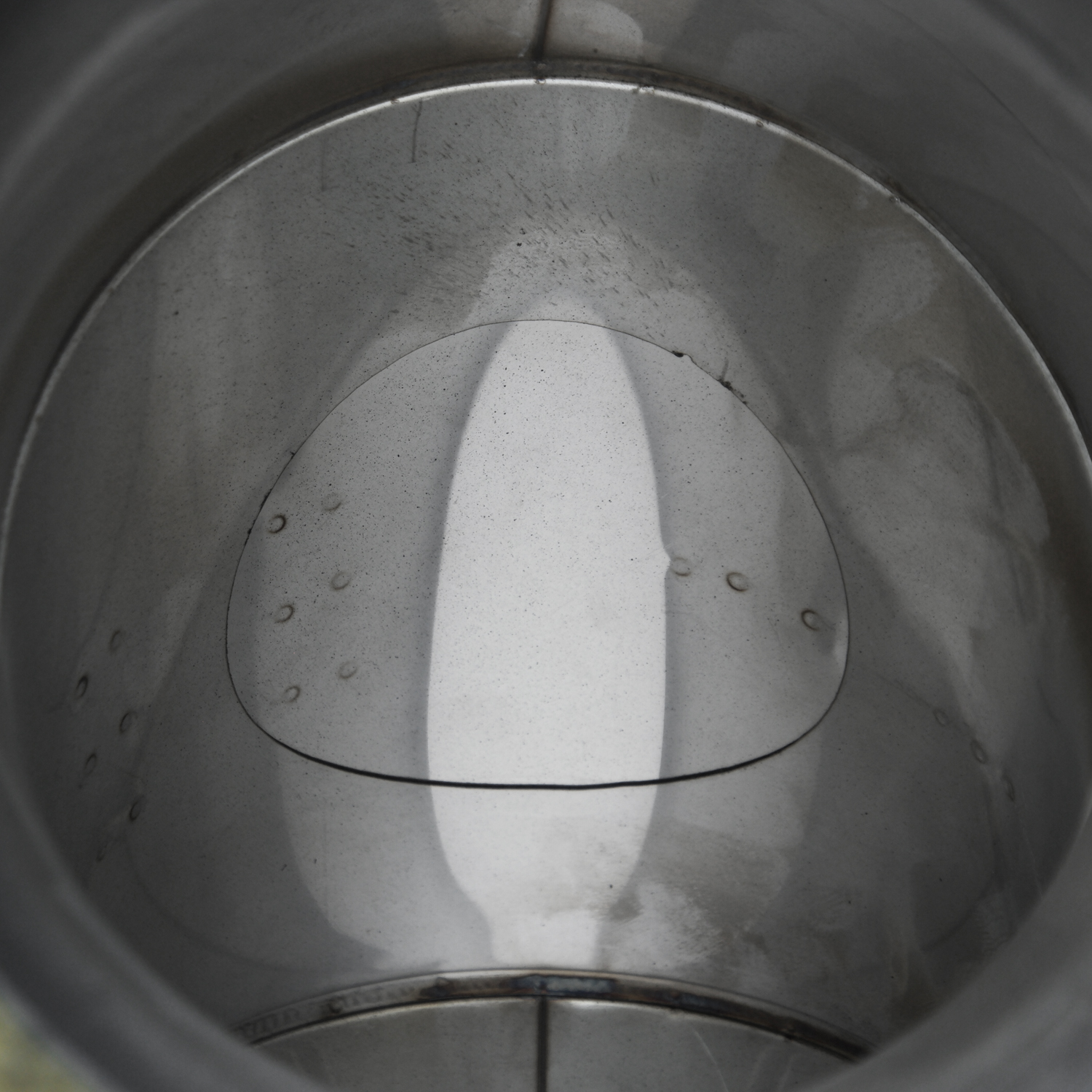 Coude de conduit de fumée Raik / Tuyau de poêle Coltherm double paroi avec isolation, diamètre 150 mm, 90°, noir, avec ouverture de nettoyage. Coude de conduit de fumée Raik / Tuyau de poêle Coltherm double paroi avec isolation, diamètre 150 mm, 90°, noir, avec ouverture de nettoyage.