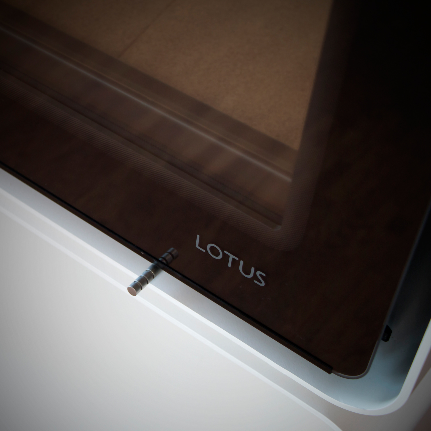 Poêle à bois Lotus Living Cube Alpin White, évacuation des fumées à l'arrière