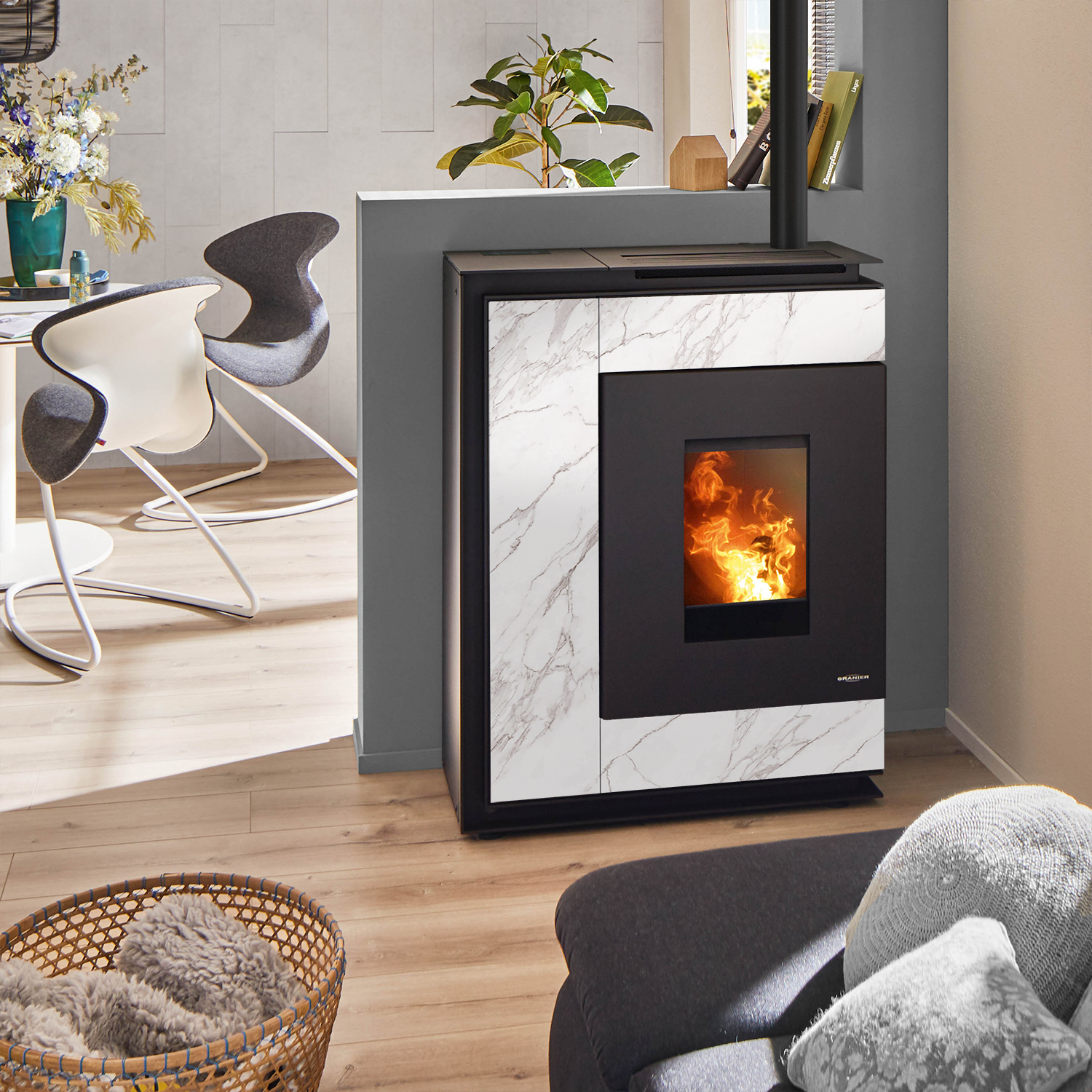 Oranier Boreas II poêle à granulés acier noir / pierre frittée marbre blanc, tuyau de fumée en haut