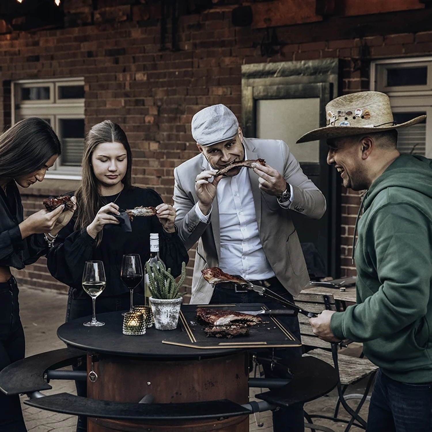 Moesta plateau de table Paperplank noir pour Bandit FirePlace Moesta plateau de table Paperplank noir pour Bandit FirePlace