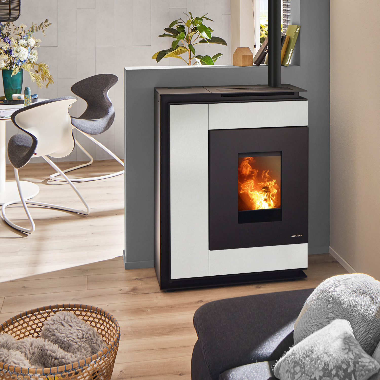 Oranier Boreas II poêle à granulés acier noir / pierre frittée blanc soie, tuyau de fumée en haut