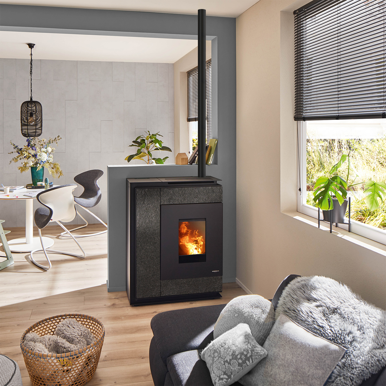 Oranier Boreas II poêle à granulés acier noir / pierre frittée ardoise, tuyau de fumée en haut