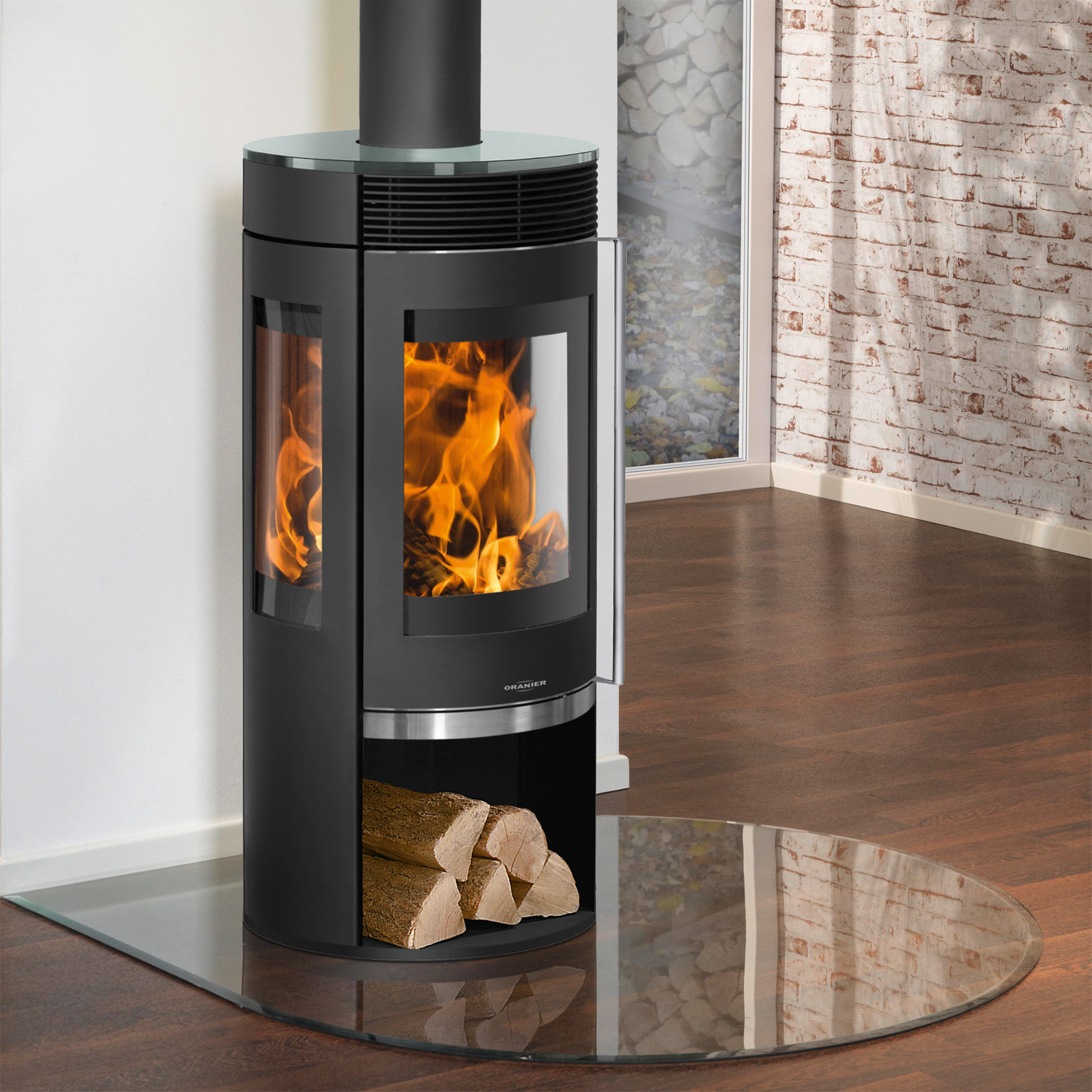 Poêle à bois Oranier Rota TRE 2.0 en acier noir avec plaque de recouvrement en verre