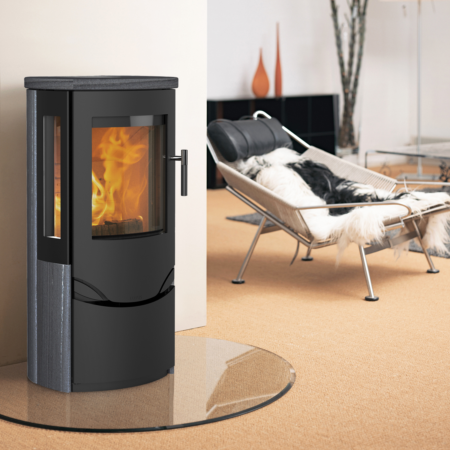 Poêle à bois Lotus Prio 6 Noir/ Indian Night, évacuation des fumées à l'arrière Poêle à bois Lotus Prio 6 Noir/ Indian Night, évacuation des fumées à l'arrière