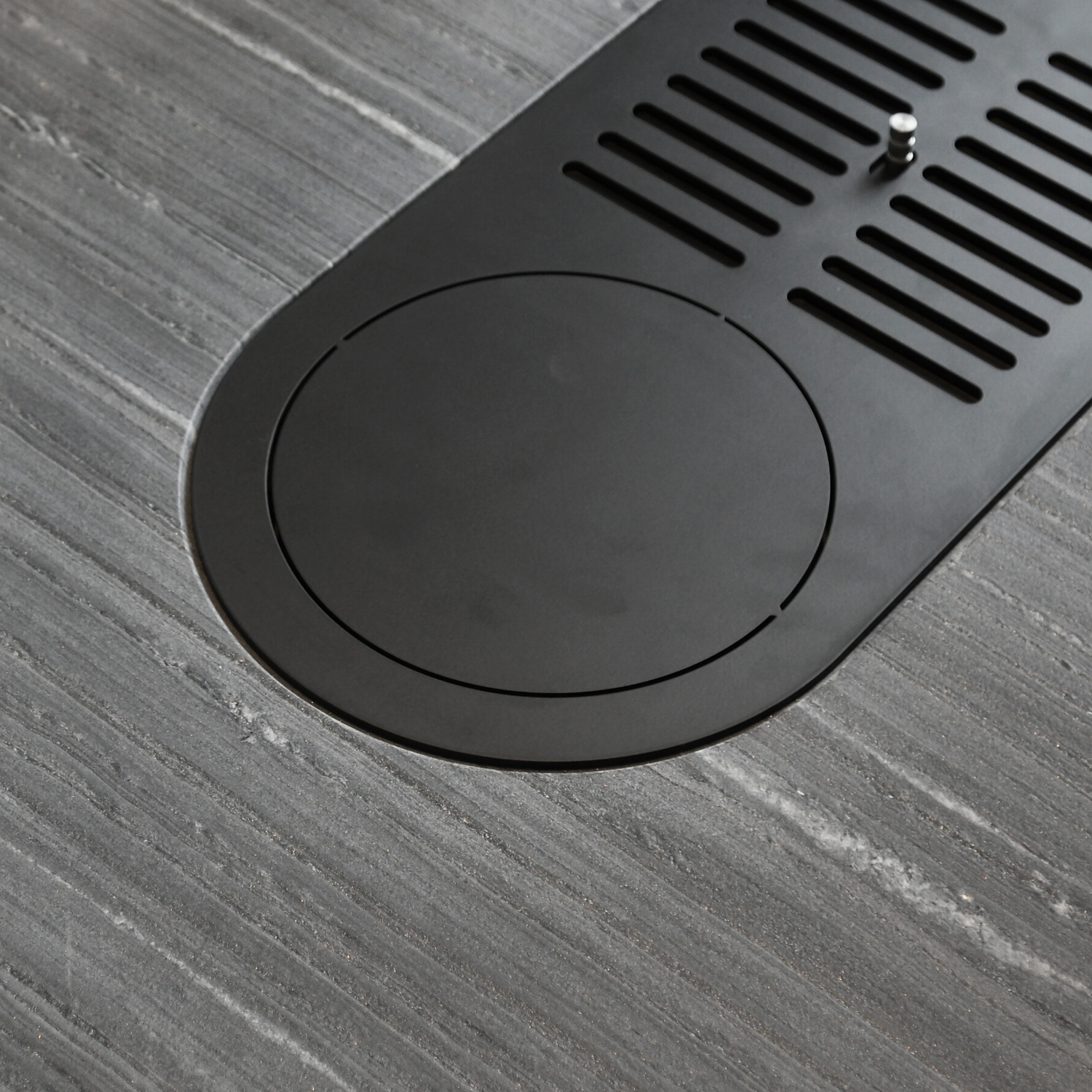 Lotus Maestro 1 poêle à bois Indian Night, porte noire, sortie de fumée arrière