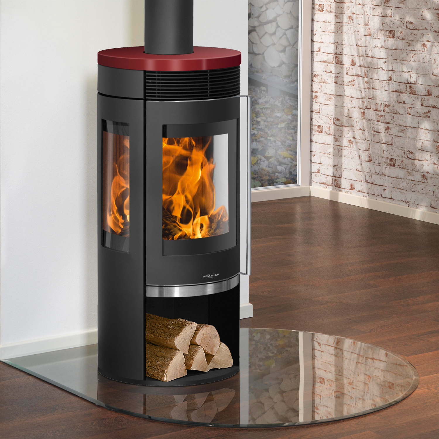 Poêle à bois Oranier Rota TRE 2.0 en acier noir avec plaque de recouvrement en céramique bordeaux
