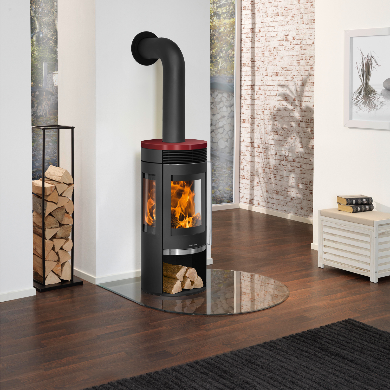 Poêle à bois Oranier Rota TRE 2.0 en acier noir avec plaque de recouvrement en céramique bordeaux