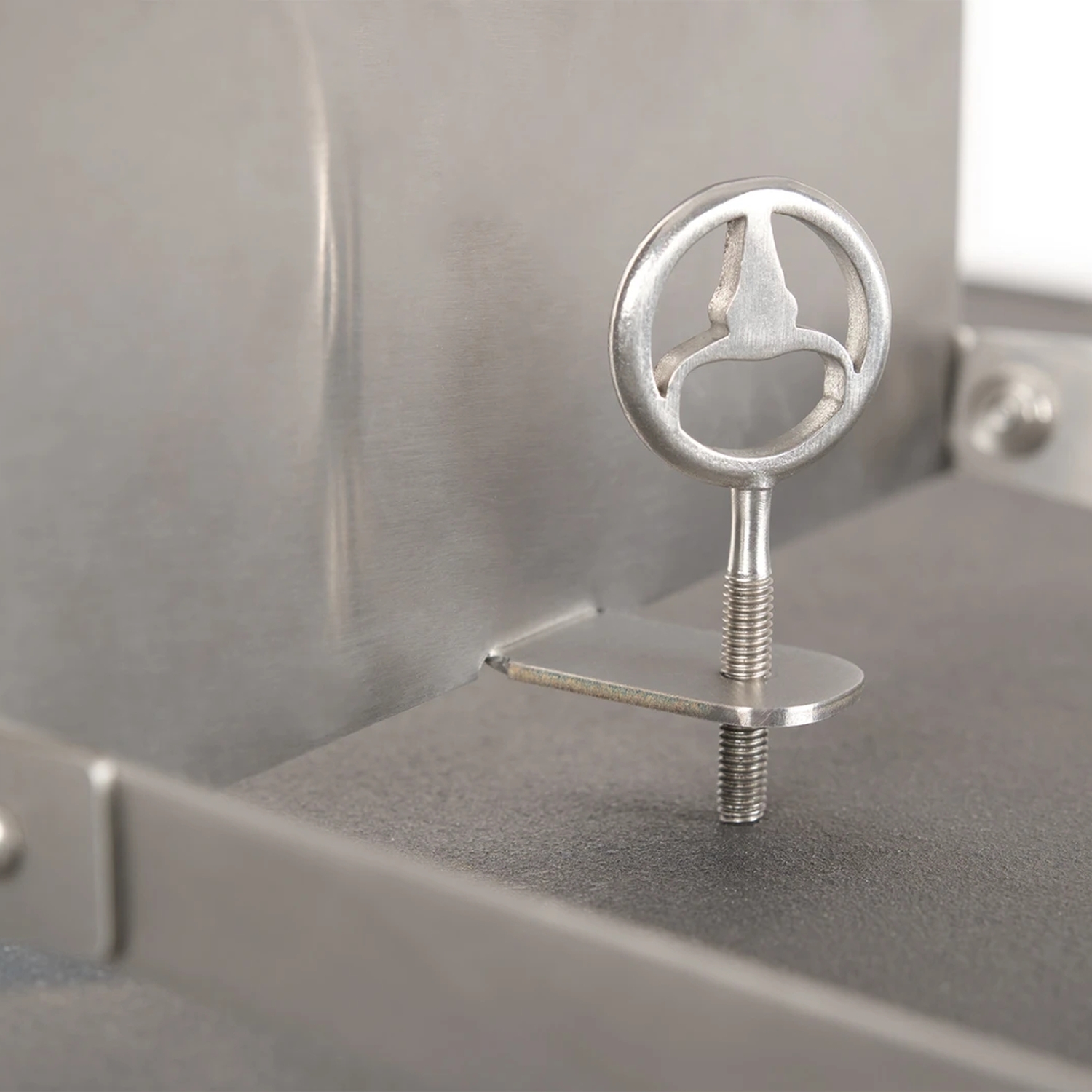 Moesta Jörn adaptateur pour planche à saumon flambé pour fixation sur BBQ Disk Moesta Jörn adaptateur pour planche à saumon flambé pour fixation sur BBQ Disk