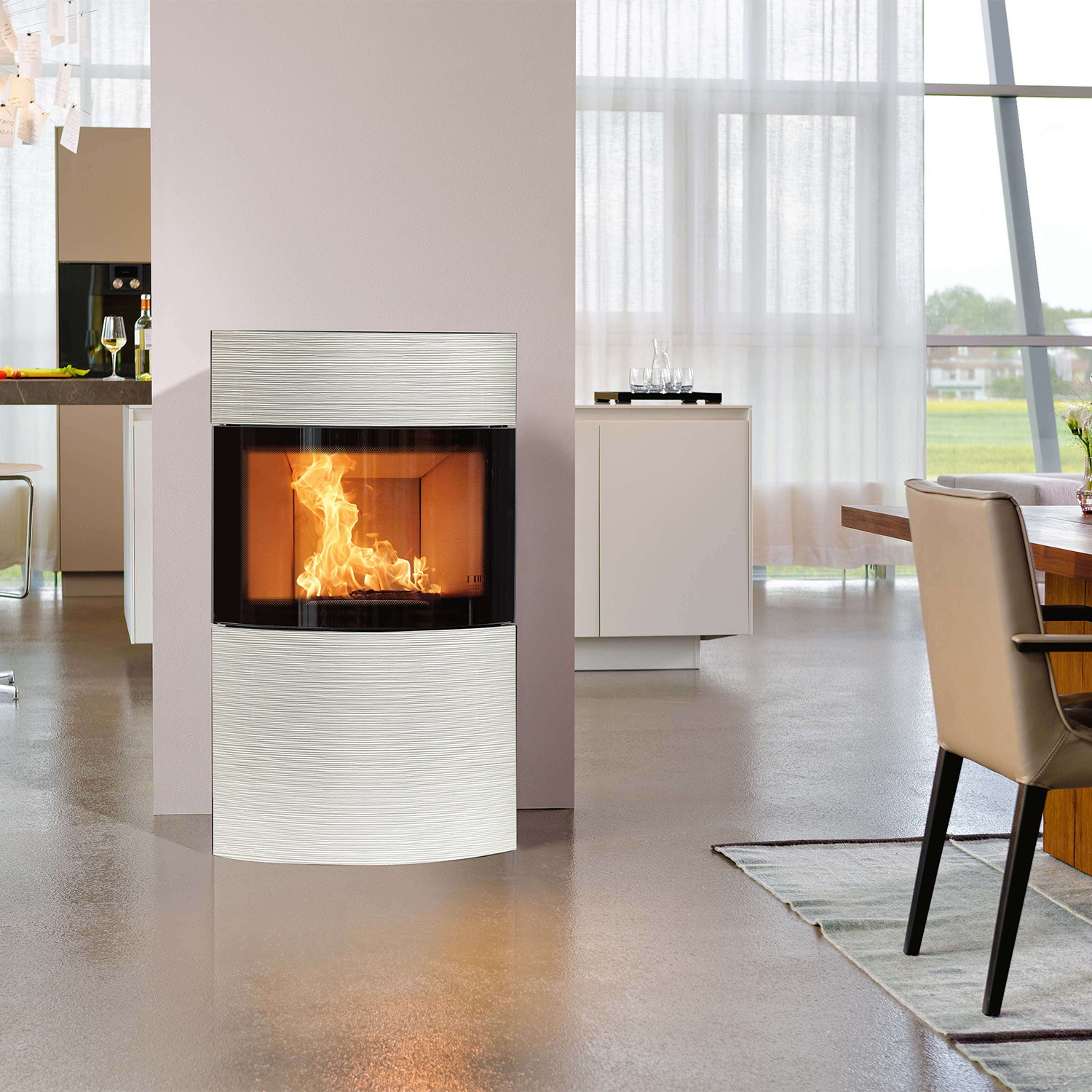Austroflamm Fynn Xtra 2.0 poêle à bois acier noir/ revêtement céramique rainure blanc 42