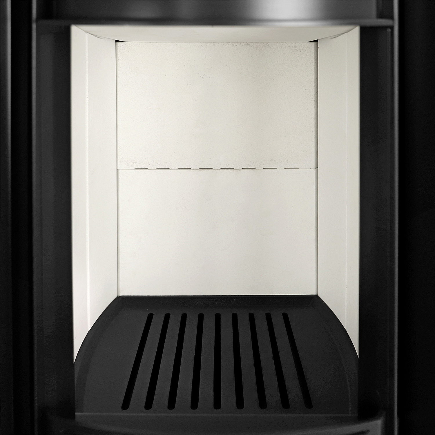 Schmitzker Fisterra Cristal Poêle à bois en acier noir, vitre frontale Schmitzker Fisterra Cristal Poêle à bois en acier noir, vitre frontale