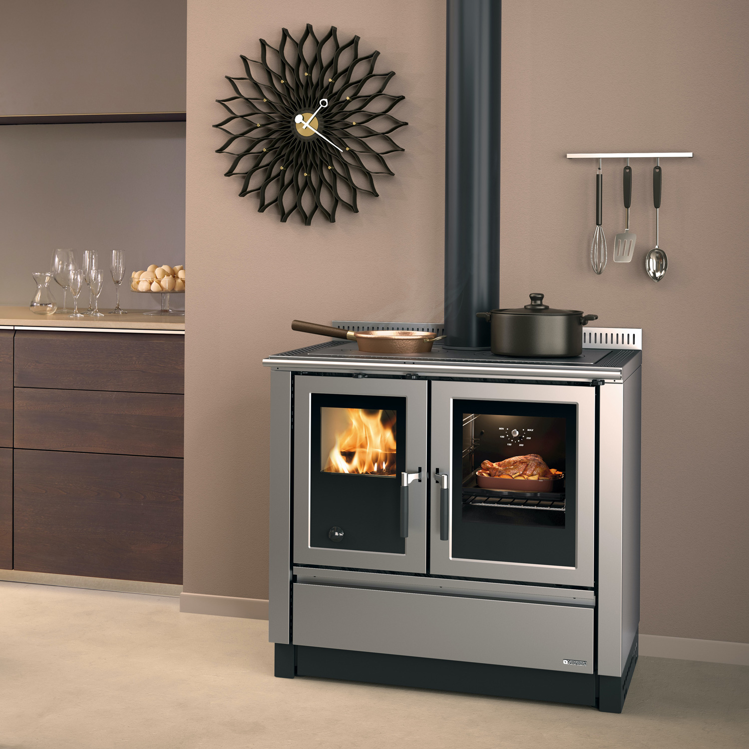 La cuisinière à bois La Nordica Venezia en acier inoxydable
