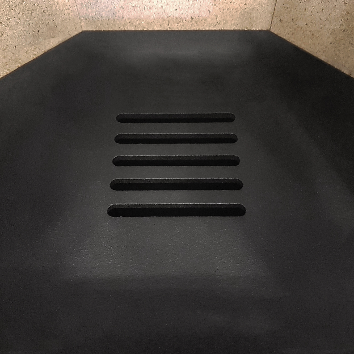 Justus Usedom 5 Poêle à bois en acier noir Justus Usedom 5 Poêle à bois en acier noir