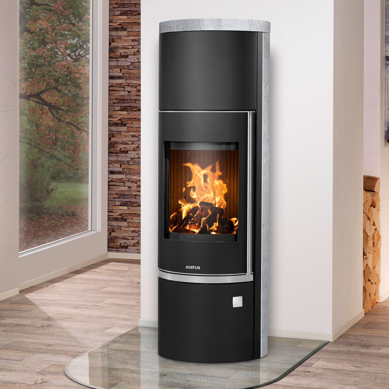 Justus Faro W+ 2.0 Poêle à bois en acier noir avec revêtement en stéatite.