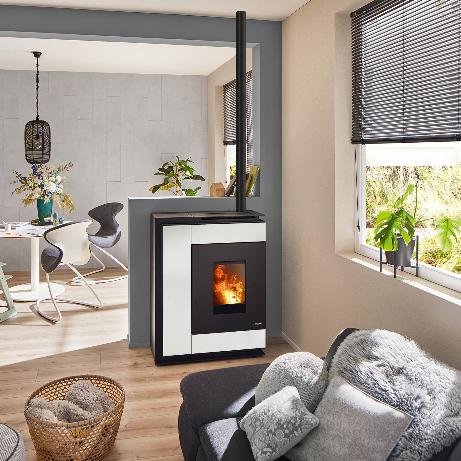 Oranier Boreas II poêle à granulés acier noir / pierre frittée blanc soie, tuyau de fumée en haut